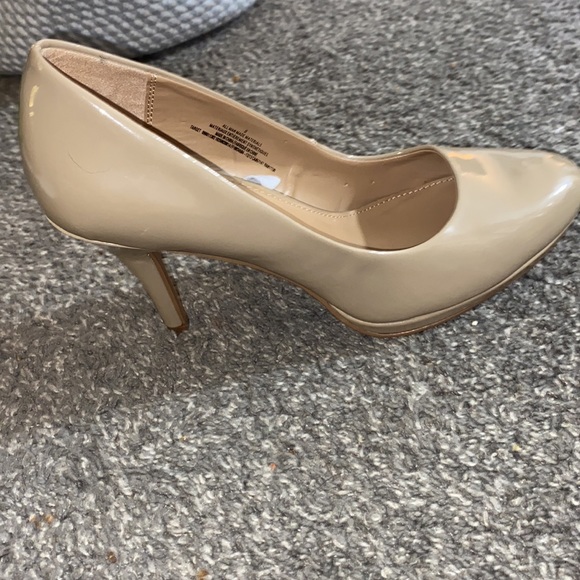 Merona heels - Picture 3 of 3